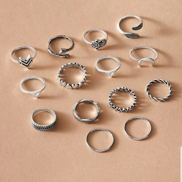 *Vera* Set of 14 Rings - Picture 3 of 3
